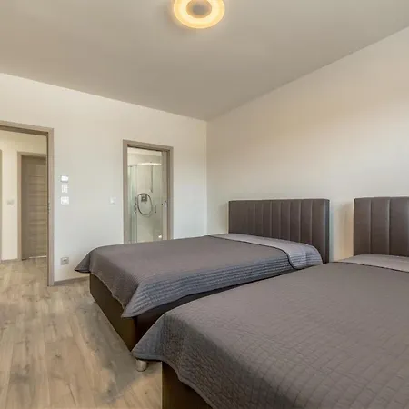 Luxury * Králŭv Dvŭr